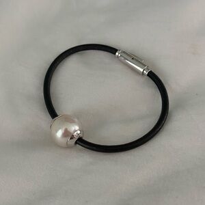 Majorica Zindis Leather and Pearl Bracelet